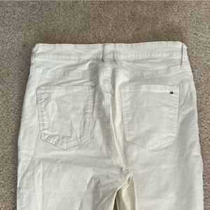 Tommy Hilfiger Women's High Rise Ankle Length Skinny Pants (Off-White)